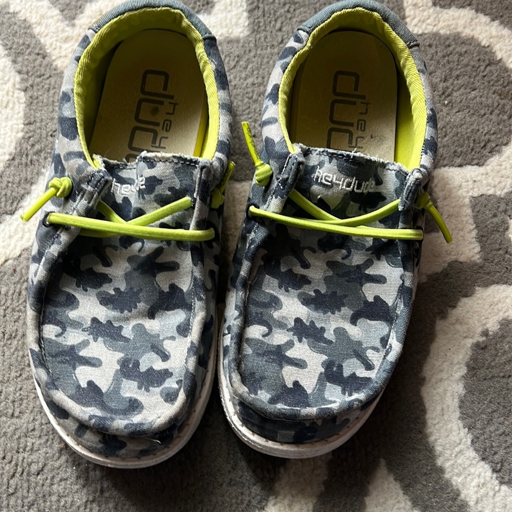 Youth Hey Dudes camo shark